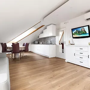 luxury-dante-apartment-with-terrace.splithotels.org/