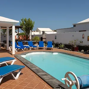  Villa Utopia, Villa 4 Bedrooms Close To Old Town, Heated Pool With Complete Privacy